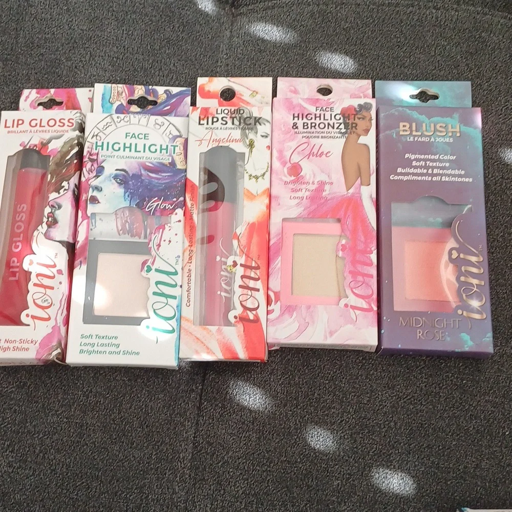 Bundle of 5 Pieces Makeup New with tag